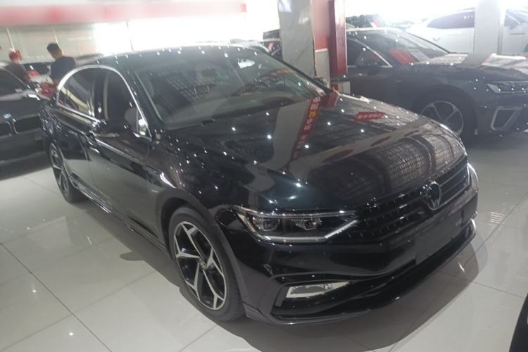 Used Volkswagen Magotan 2023 2 Million Units Commemorative Edition 330TSI DSG Luxury Version Front Right 45 Deg