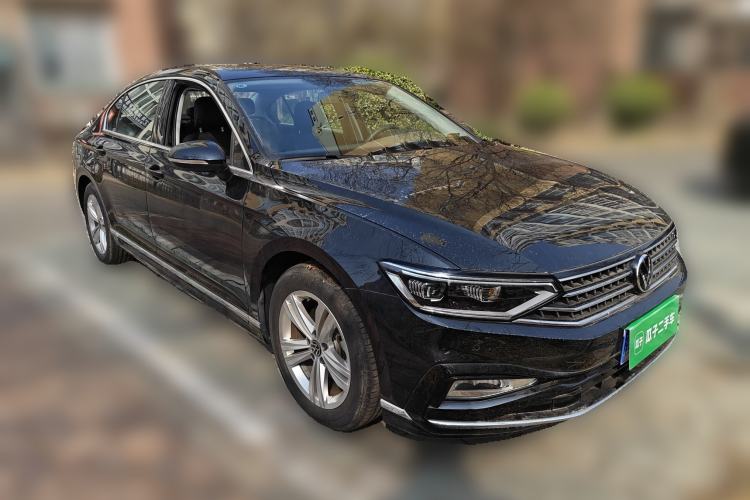 Used Volkswagen Magotan 2023 2 Million Units Limited-Edition 280TSI DSG Comfort Version Front Right 45 Deg