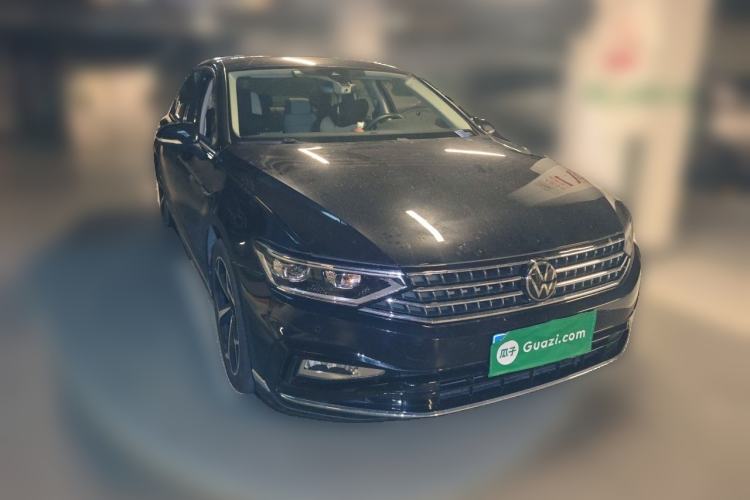 Used Volkswagen Magotan 2023 2 Million Units Commemorative Edition 330TSI DSG Luxury Version Front Right 45 Deg