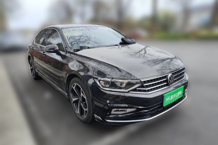 Used Volkswagen Magotan 2023 2 Million Units Limited Edition 330TSI DSG Leading Version Front Right 45 Deg