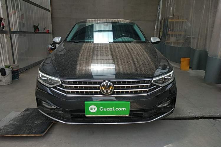 Used Volkswagen Magotan 2023 2 Million Units Commemorative Edition 330TSI DSG Luxury Version Front