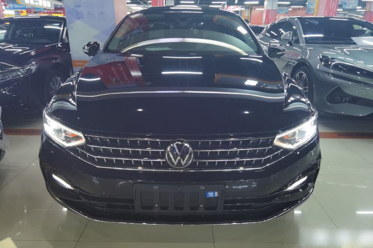 Used Volkswagen Magotan 2023 2 Million Units Commemorative Edition 330TSI DSG Luxury Version Front