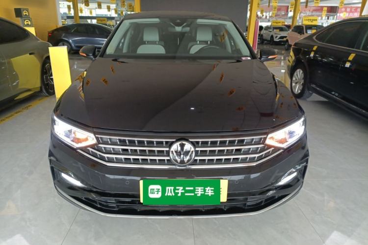 Used Volkswagen Magotan 2023 2 Million Units Commemorative Edition 330TSI DSG Luxury Version Front