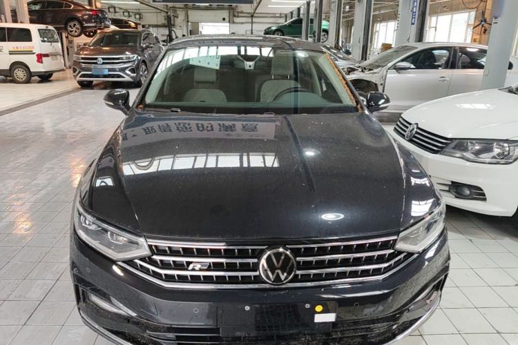 Used Volkswagen Magotan 2023 2 Million Units Commemorative Edition 330TSI DSG Luxury Version Front