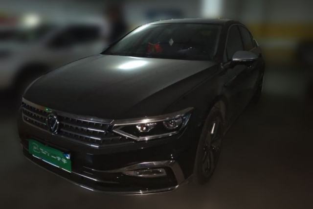 Używany Volkswagen Magotan 2023 2 Million Units Limited Edition 330TSI DSG Leading Version