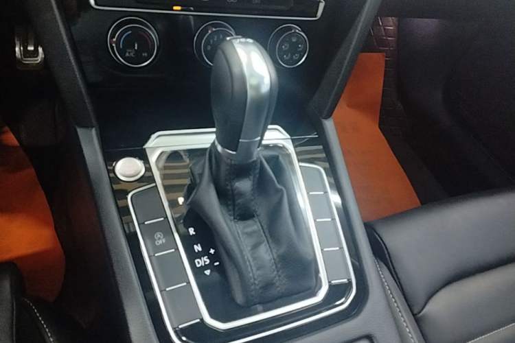 Used Volkswagen Magotan 2023 2 Million Units Limited-Edition 280TSI DSG Comfort Version Gear Lever