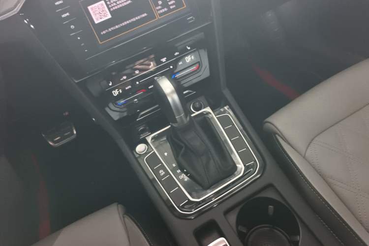 Used Volkswagen Magotan 2023 2 Million Units Limited Edition 330TSI DSG Leading Version Gear Lever