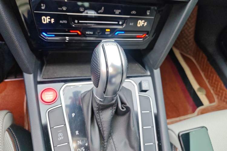 Used Volkswagen Magotan 2023 2 Million Units Commemorative Edition 330TSI DSG Luxury Version Gear Lever