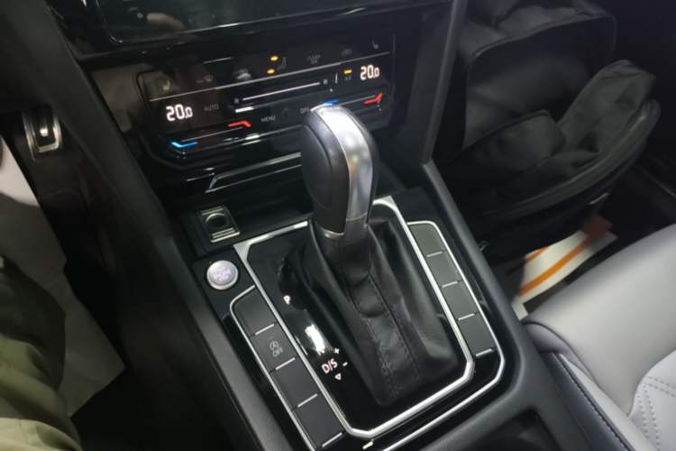 Used Volkswagen Magotan 2023 2 Million Units Limited Edition 330TSI DSG Leading Version Gear Lever