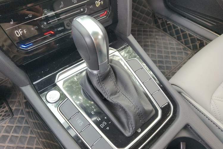 Used Volkswagen Magotan 2023 2 Million Units Limited Edition 330TSI DSG Leading Version Gear Lever