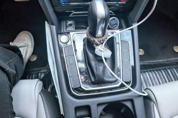 Used Volkswagen Magotan 2023 2 Million Units Limited Edition 330TSI DSG Leading Version Gear Lever