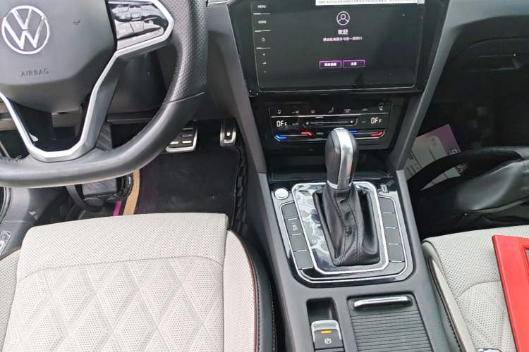 Used Volkswagen Magotan 2023 2 Million Units Commemorative Edition 330TSI DSG Luxury Version Gear Lever
