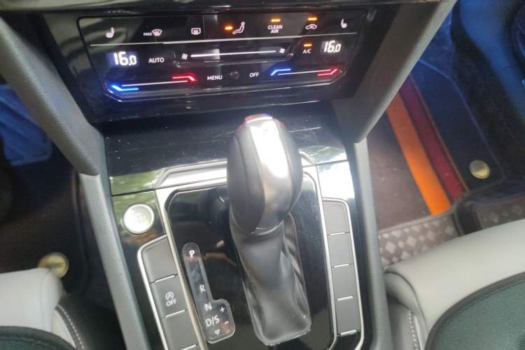 Used Volkswagen Magotan 2023 2 Million Units Limited Edition 330TSI DSG Leading Version Gear Lever