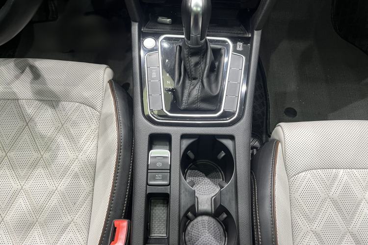 Used Volkswagen Magotan 2023 2 Million Units Limited-Edition 380TSI DSG Flagship Version Gear Lever