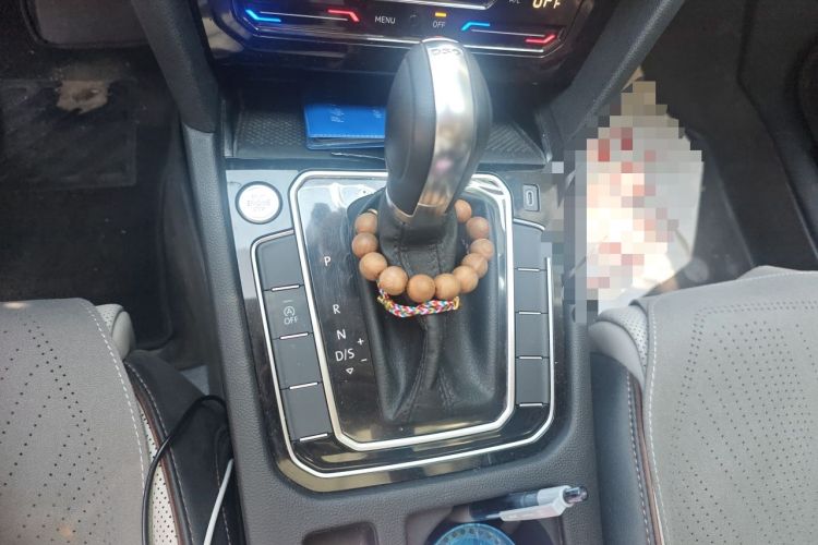 Used Volkswagen Magotan 2023 2 Million Units Commemorative Edition 330TSI DSG Luxury Version Gear Lever