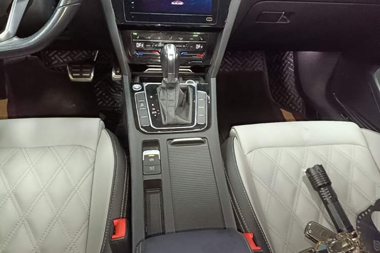 Used Volkswagen Magotan 2023 2 Million Units Limited Edition 280TSI DSG Leading Version Gear Lever