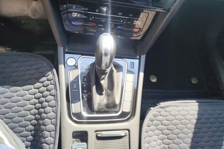 Used Volkswagen Magotan 2023 2 Million Units Limited-Edition 380TSI DSG Flagship Version Gear Lever