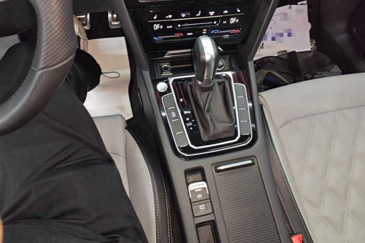 Used Volkswagen Magotan 2023 2 Million Units Limited Edition 330TSI DSG Leading Version Gear Lever