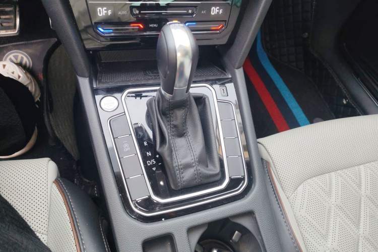 Used Volkswagen Magotan 2023 2 Million Units Limited-Edition 380TSI DSG Flagship Version Gear Lever