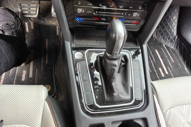 Used Volkswagen Magotan 2023 2 Million Units Limited-Edition 380TSI DSG Flagship Version Gear Lever
