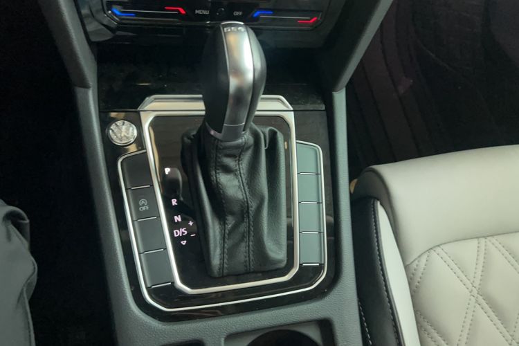Used Volkswagen Magotan 2023 2 Million Units Limited Edition 330TSI DSG Leading Version Gear Lever