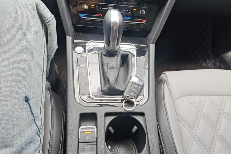 Used Volkswagen Magotan 2023 2 Million Units Limited Edition 280TSI DSG Leading Version Gear Lever