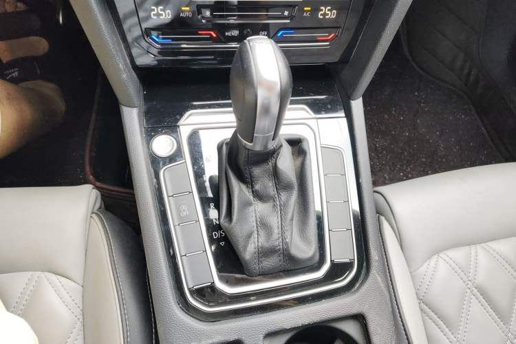 Used Volkswagen Magotan 2023 2 Million Units Limited Edition 330TSI DSG Leading Version Gear Lever