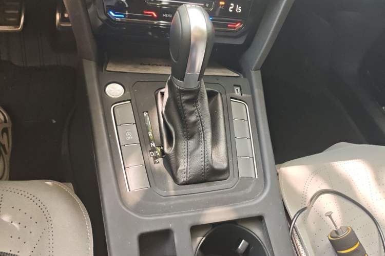 Used Volkswagen Magotan 2023 2 Million Units Limited-Edition 380TSI DSG Flagship Version Gear Lever