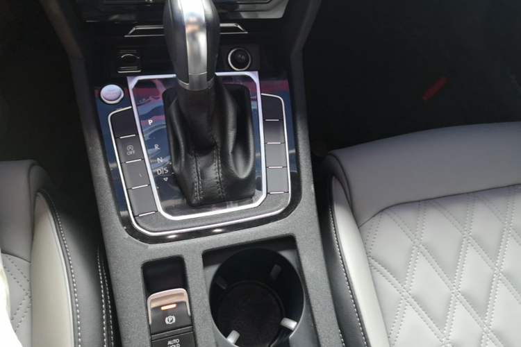 Used Volkswagen Magotan 2023 2 Million Units Limited Edition 330TSI DSG Leading Version Gear Lever