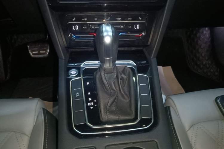 Used Volkswagen Magotan 2023 2 Million Units Limited Edition 330TSI DSG Leading Version Gear Lever