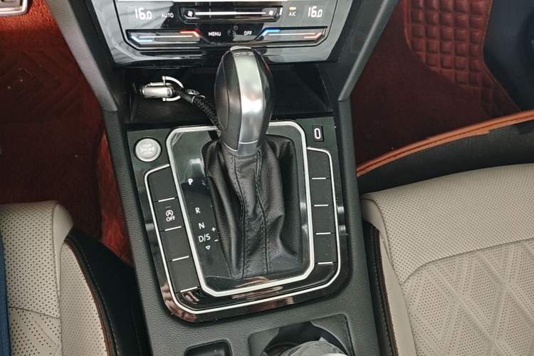 Used Volkswagen Magotan 2023 2 Million Units Limited Edition 330TSI DSG Leading Version Gear Lever