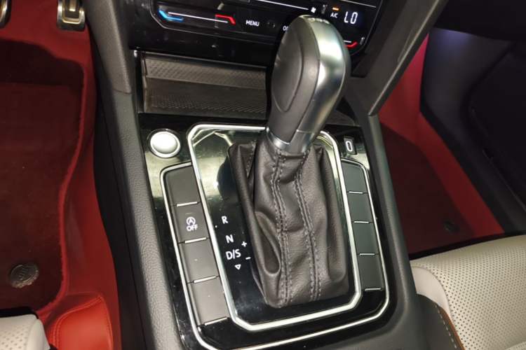 Used Volkswagen Magotan 2023 2 Million Units Commemorative Edition 330TSI DSG Luxury Version Gear Lever