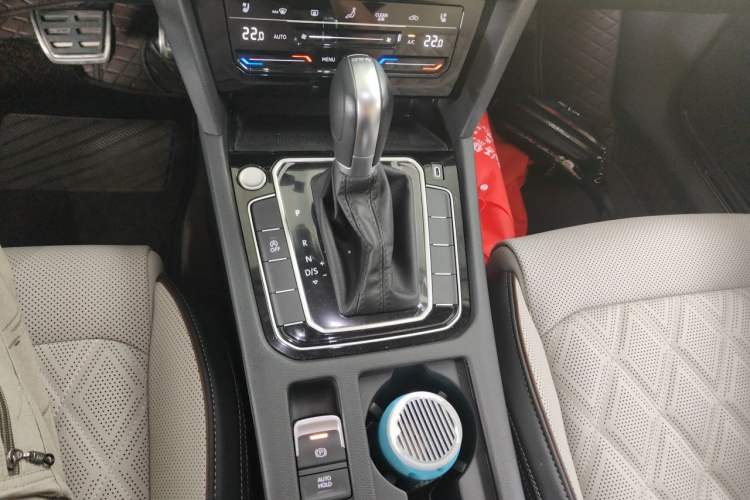 Used Volkswagen Magotan 2023 2 Million Units Commemorative Edition 330TSI DSG Luxury Version Gear Lever