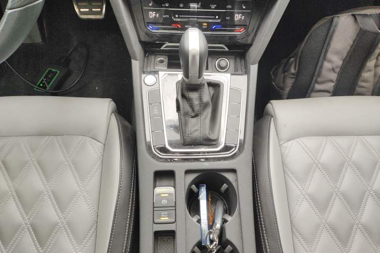 Used Volkswagen Magotan 2023 2 Million Units Limited Edition 330TSI DSG Leading Version Gear Lever