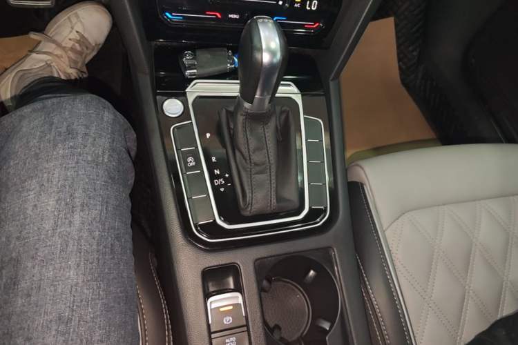 Used Volkswagen Magotan 2023 2 Million Units Limited Edition 330TSI DSG Leading Version Gear Lever