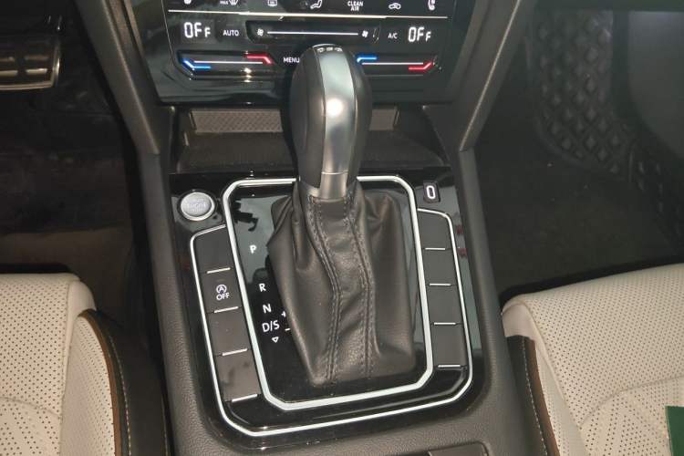 Used Volkswagen Magotan 2023 2 Million Units Commemorative Edition 330TSI DSG Luxury Version Gear Lever