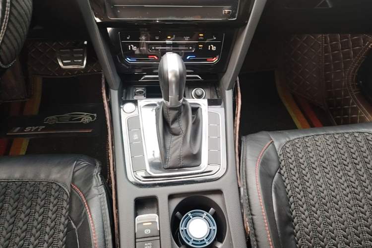 Used Volkswagen Magotan 2023 2 Million Units Limited Edition 330TSI DSG Leading Version Gear Lever