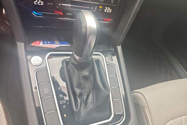 Used Volkswagen Magotan 2023 2 Million Units Limited-Edition 380TSI DSG Flagship Version Gear Lever