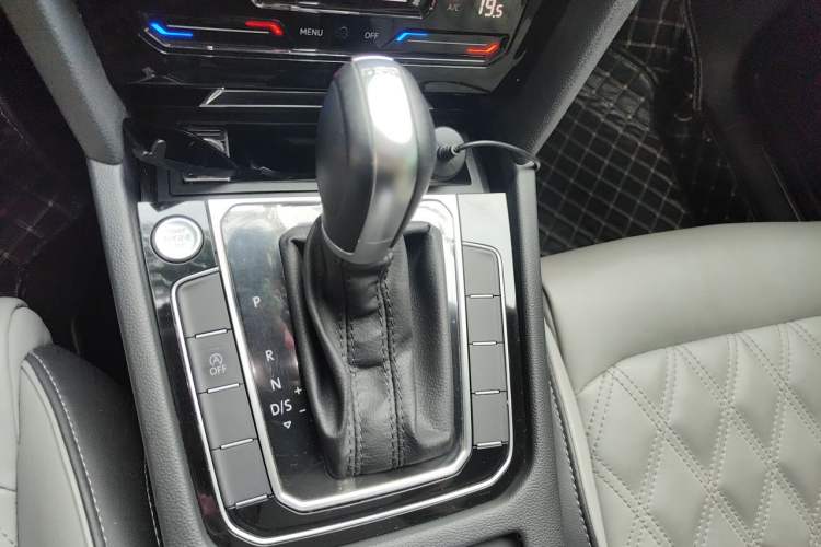 Used Volkswagen Magotan 2023 2 Million Units Limited Edition 330TSI DSG Leading Version Gear Lever