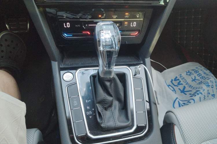 Used Volkswagen Magotan 2023 2 Million Units Limited-Edition 380TSI DSG Flagship Version Gear Lever
