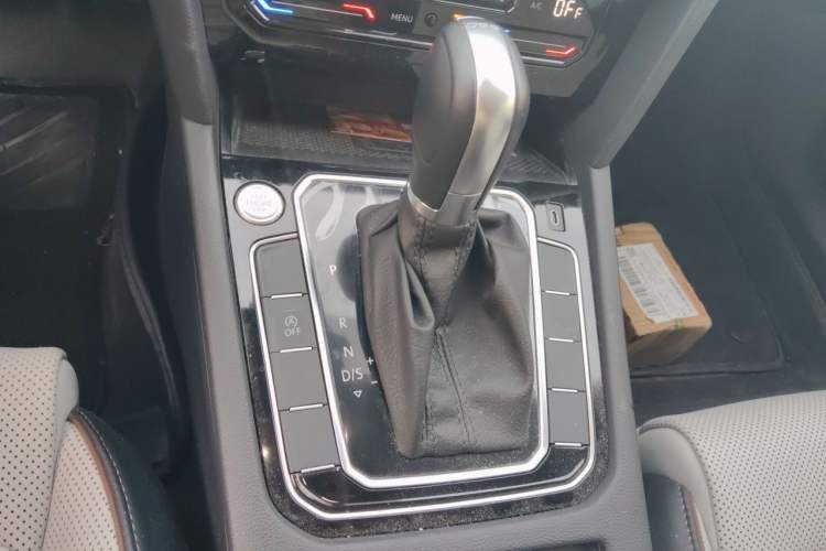 Used Volkswagen Magotan 2023 2 Million Units Limited-Edition 380TSI DSG Flagship Version Gear Lever