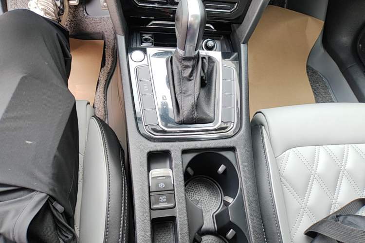Used Volkswagen Magotan 2023 2 Million Units Limited Edition 330TSI DSG Leading Version Gear Lever
