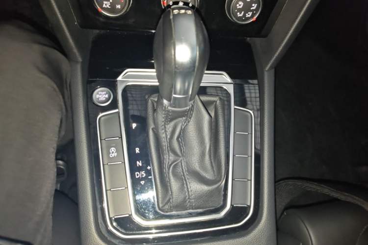 Used Volkswagen Magotan 2023 2 Million Units Limited-Edition 280TSI DSG Comfort Version Gear Lever