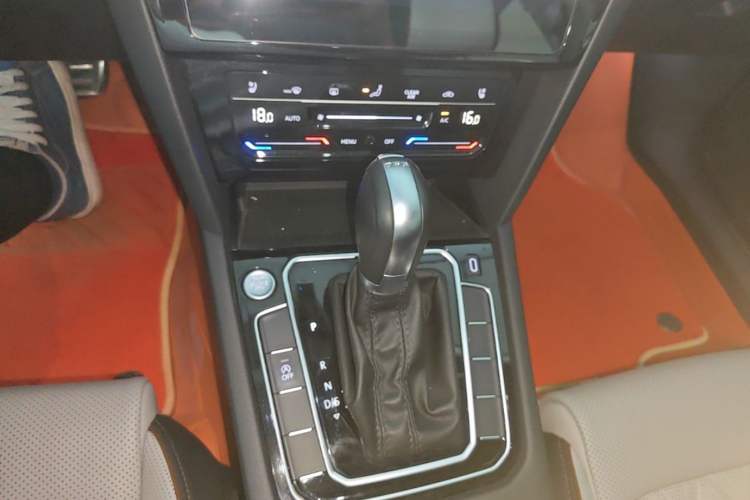 Used Volkswagen Magotan 2023 2 Million Units Limited Edition 330TSI DSG Leading Version Gear Lever