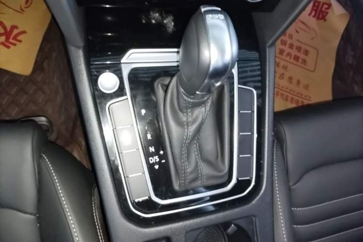 Used Volkswagen Magotan 2023 2 Million Units Limited-Edition 280TSI DSG Comfort Version Gear Lever