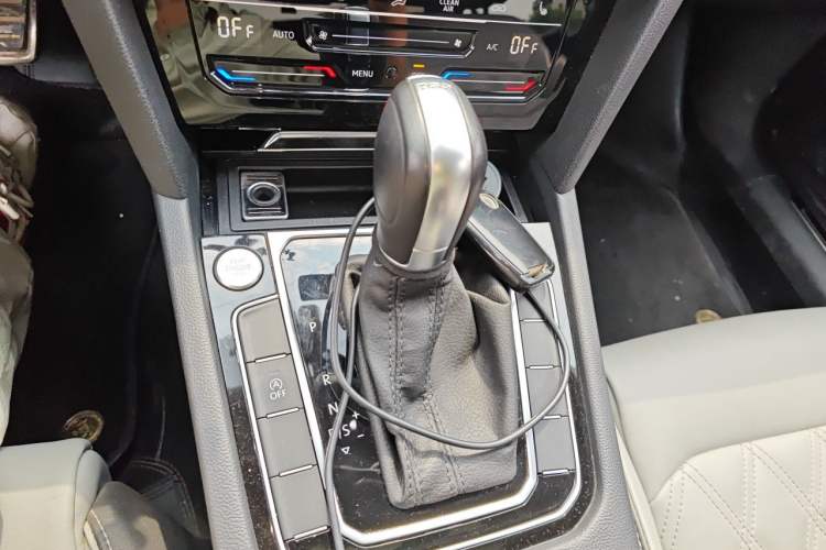 Used Volkswagen Magotan 2023 2 Million Units Limited Edition 330TSI DSG Leading Version Gear Lever