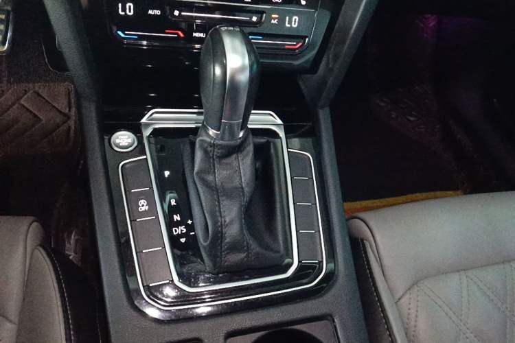 Used Volkswagen Magotan 2023 2 Million Units Limited Edition 330TSI DSG Leading Version Gear Lever