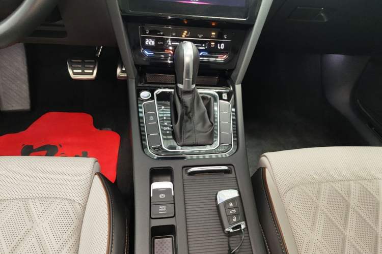 Used Volkswagen Magotan 2023 2 Million Units Commemorative Edition 330TSI DSG Luxury Version Gear Lever
