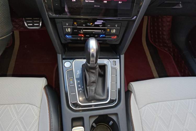 Used Volkswagen Magotan 2023 2 Million Units Commemorative Edition 330TSI DSG Luxury Version Gear Lever