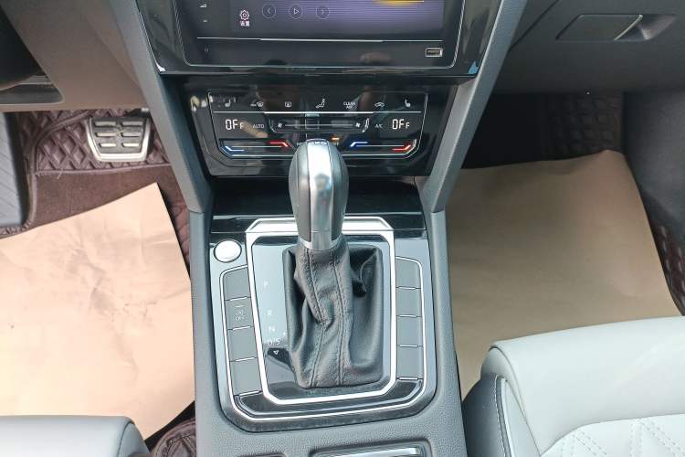 Used Volkswagen Magotan 2023 2 Million Units Limited Edition 330TSI DSG Leading Version Gear Lever